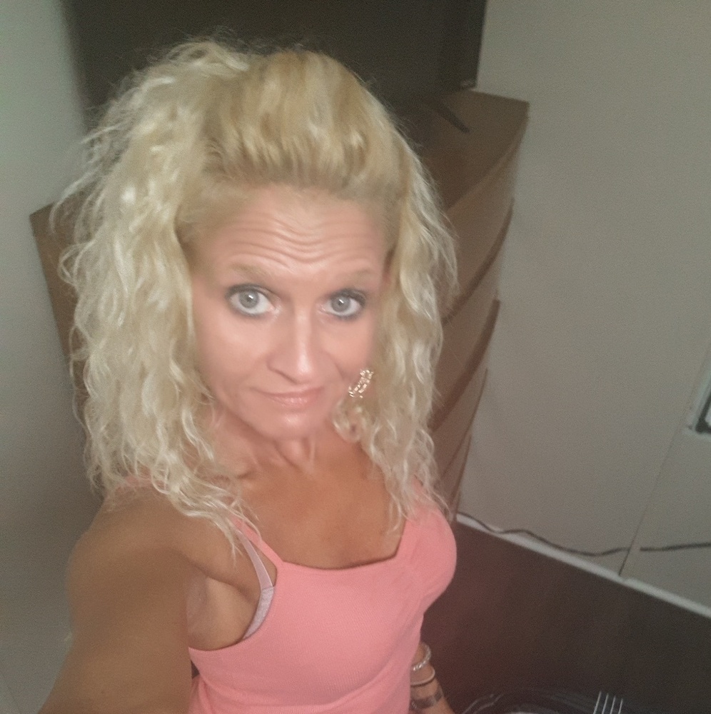 Meet your Posher, Stephanie